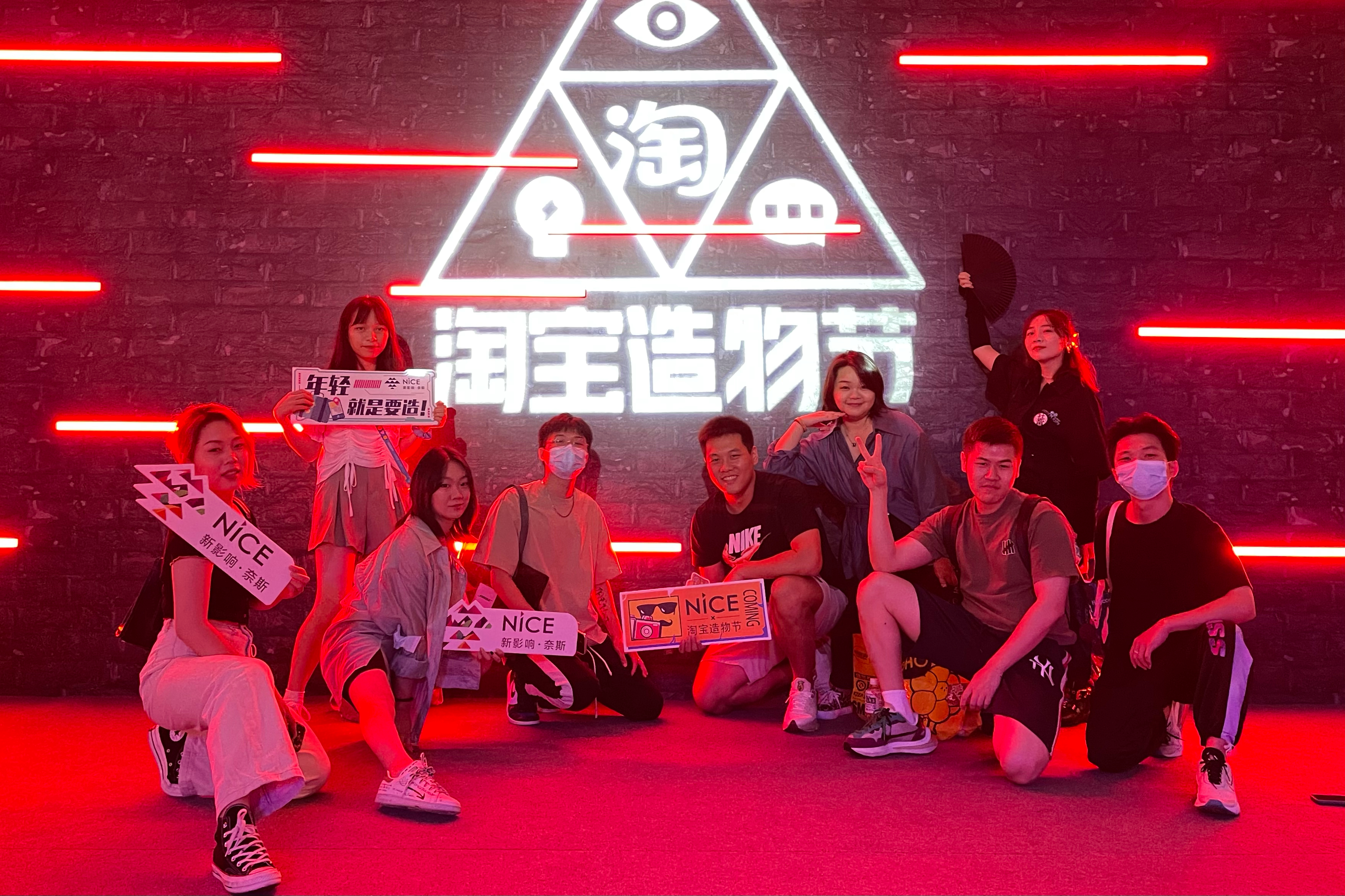 团队照片.jpg